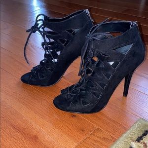 NWOT Chinese Laundry Black Heels